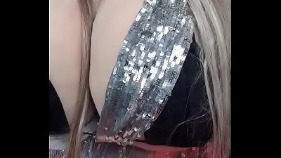 watch this magnificent Susi shoving satin g-string in pussy