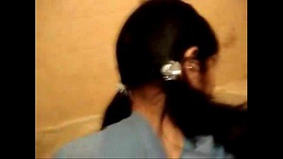 cholita tirando en el ba&ntilde;o