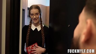 When Peter Green bumps into stud schoolgirl Erin Everheart